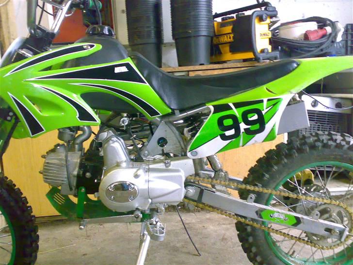 MiniBike 125cc Dirtbike - BYTTET billede 6