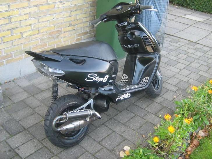 Aprilia Sonic -Glemt til træf :'( - Den Brune/blå ledning er normalt skjult men fladt åbenbart ud da jeg tog billederne billede 1