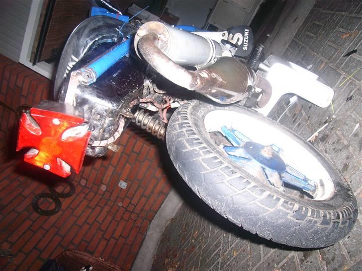 Suzuki fz50 solgt - sådan ser den ud i dag 12-10-2008  billede 4