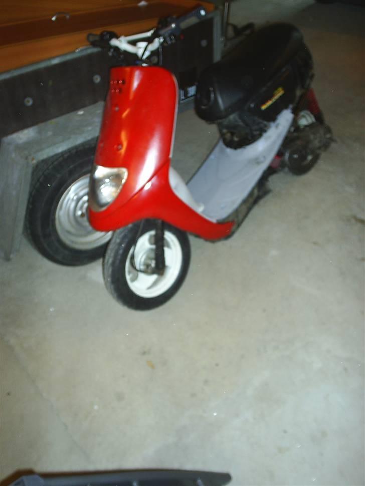 Yamaha Jog Space. Solgt;( - Som den holder nu, ikke færdig samlet, som i kan se. Bilver lavet i dag regner jeg med;D billede 5