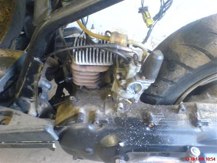 Adly pista _HigH Tech byttet billede 2