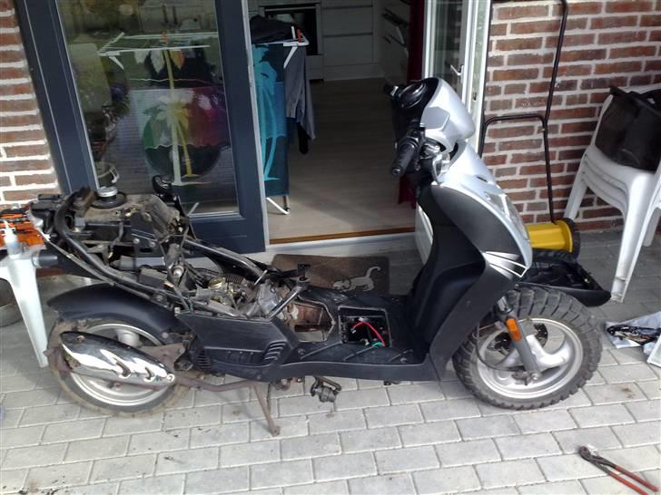 Kymco Agility  - så er der da skilt noget af :D billede 9