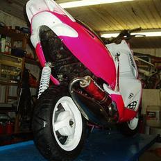 Aprilia sonic (streetfighter)