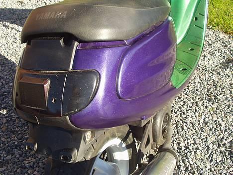 Yamaha Jog Space(solgt) - Her kan man se farven, den er meget forskellig alt efter lys billede 9