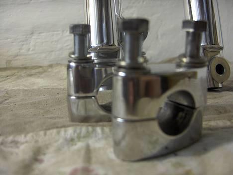 Suzuki K 50 - Polerede styrholdere billede 9