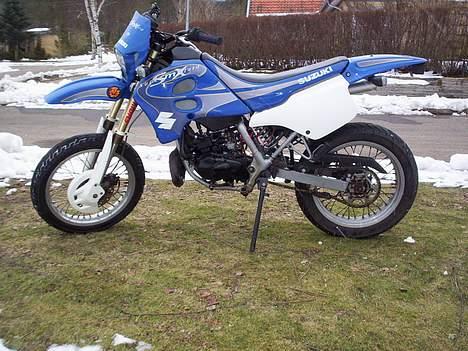Suzuki SMX (solgt) - før den blev malet og lavet om billede 2