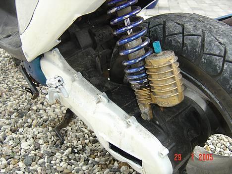 Yamaha jog fs solgt - motor og skjold billede 5