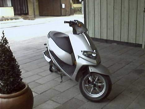 Suzuki Estilete - Tager nye billeder når jeg får et kamera :D billede 1