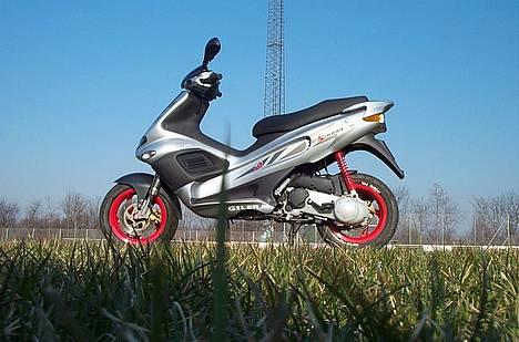 Gilera Runner 50sp (totalskadet) - Før redigering af billedet :-P billede 6