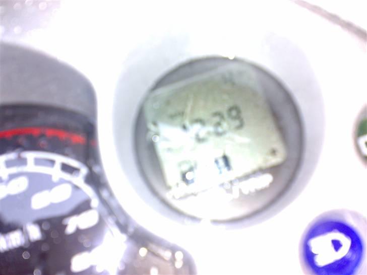 Yamaha Jog R SOLGT :(  - ja den har ikke gået så meget kun fra forhandler og op til en ven billede 3