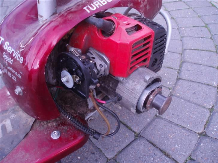 MiniBike løbehjul med benzin motor billede 3