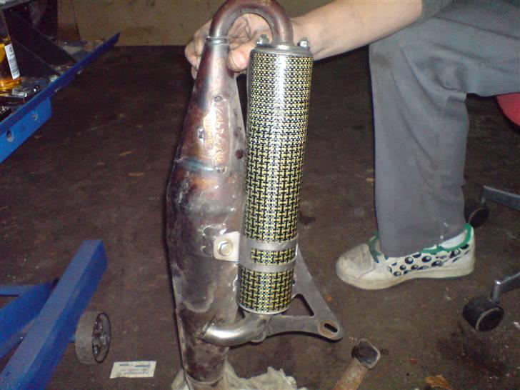 Yamaha Bws (projekt) SOLGT - udstødningen. billede 2