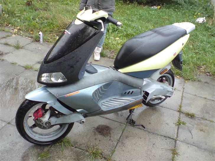 Aprilia Area 51 (SOLGT) billede 2