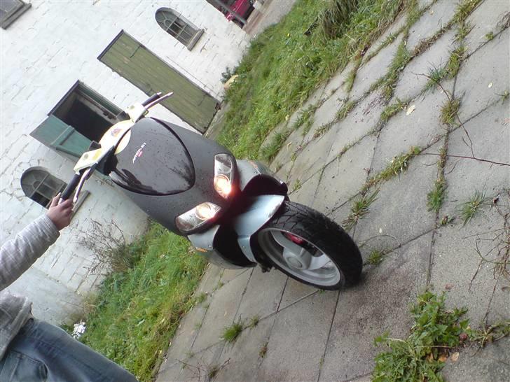 Aprilia Area 51 (SOLGT) billede 6