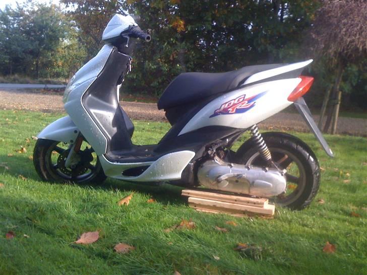 Yamaha jog r solgt billede 2