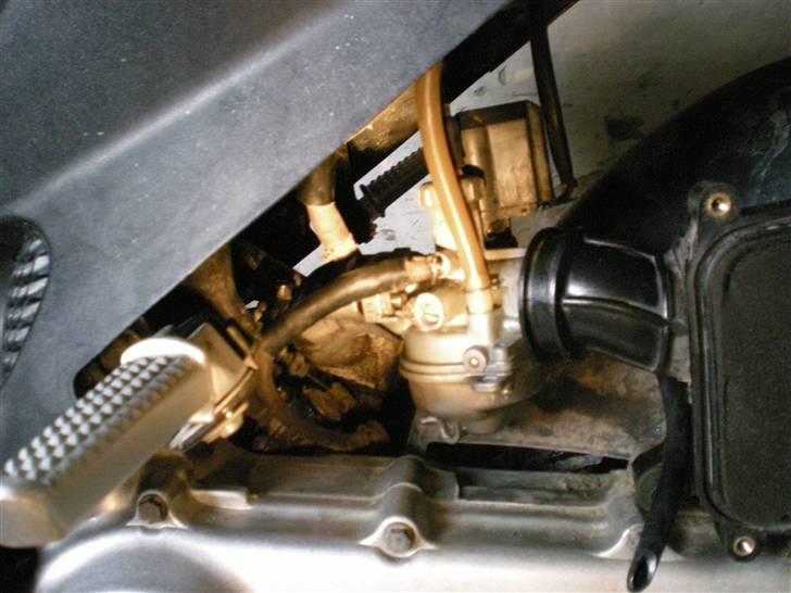 Daelim S-five SOLGT - Kaburateren mangler en vacum slange xD billede 4