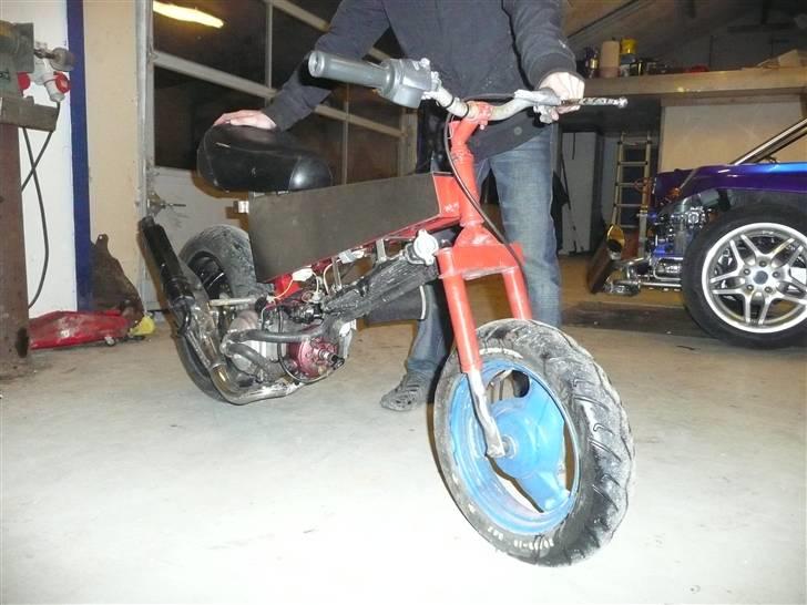 Yamaha aerox baneracer (solgt) billede 7