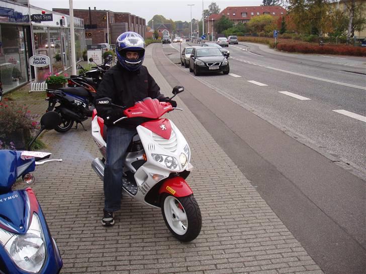 Peugeot Speedfight 2 R-Cup - Speedfighten da jeg hentede hende ved Forhandleren :) billede 7