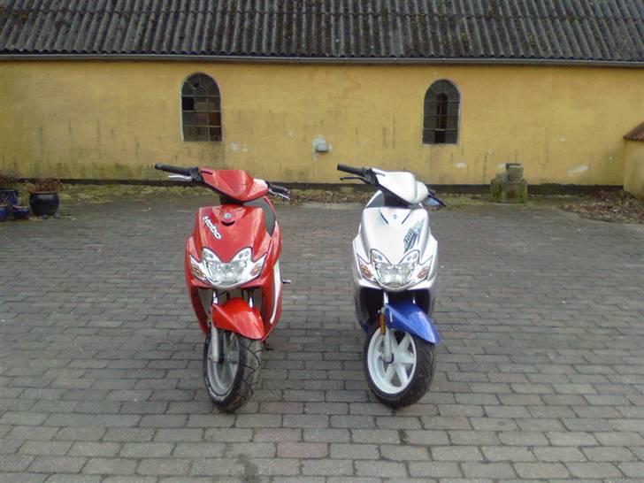 Yamaha Jog r til salg - Twins :P billede 1