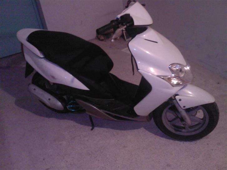 Yamaha Jog R SOLGT 8000 kr billede 2