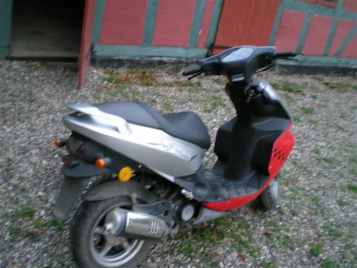 Daelim S-five SOLGT - Scoot næsten bagfra igen billede 11