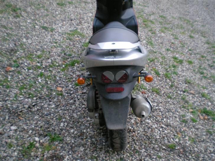 Daelim S-five SOLGT - Scoot bagfra med øjne billede 12