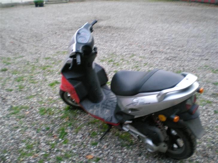 Daelim S-five SOLGT - Scoot næsten bagfra billede 13