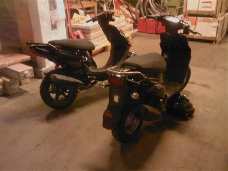 PGO Hot 50 ( solgt ) - med den anden hot50 jeg har ;-) billede 8