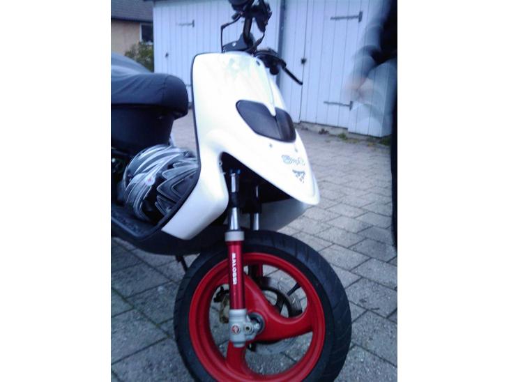 {{currentPhoto.altText}} billede {{currentPhoto.number}}