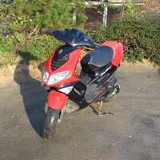 Peugeot Speedfight2 - SOLGT :-)