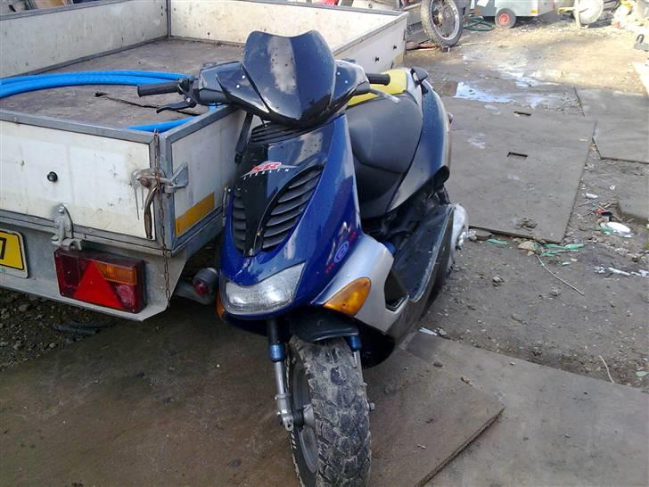 Aprilia SR50 Stealth SOLGT billede 1