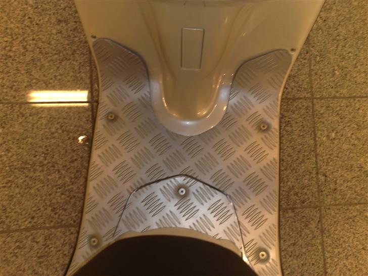 Aprilia sonic SOLGT billede 8