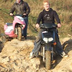 Aprilia rally ac total skadet.