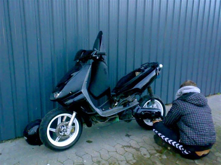 Aprilia SR 50 Tilsalg - Igang med samling, indstiling og polering billede 2