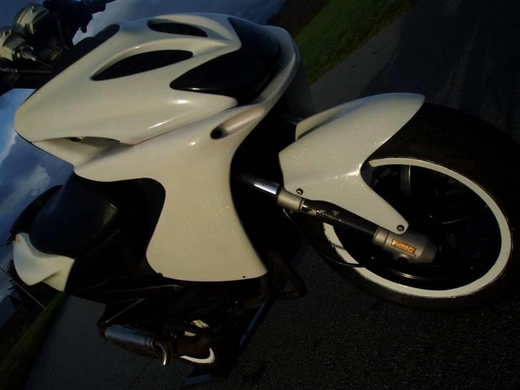 Yamaha Aerox - Malingen på dækket skal lige tages af, har jeg ikke lige fået gjort endnu. billede 3