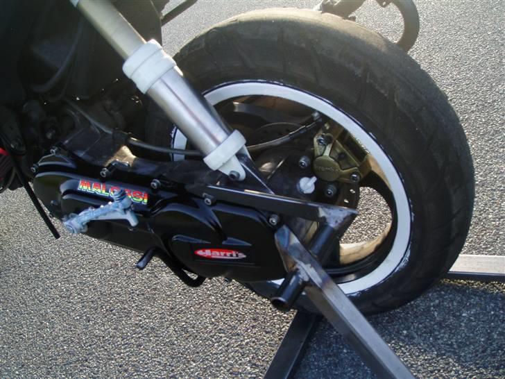 Yamaha Aerox - Malingen på dækket skal lige tages af, har jeg ikke lige fået gjort endnu. billede 7