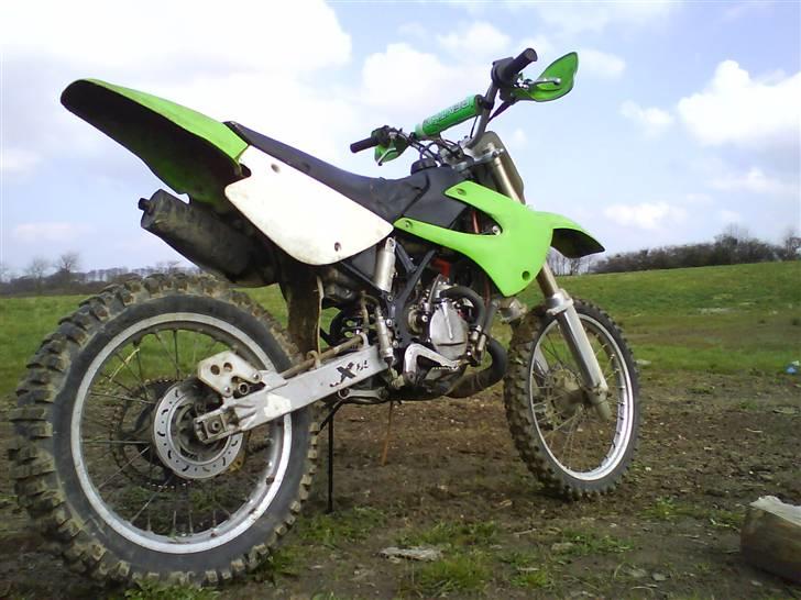 Kawasaki kx 85 BYTTET - jomfru tur efter renovering og lakering billede 9
