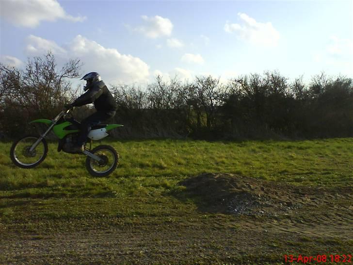 Kawasaki kx 85 BYTTET - mig ude at ride i luften på min jernhest billede 15