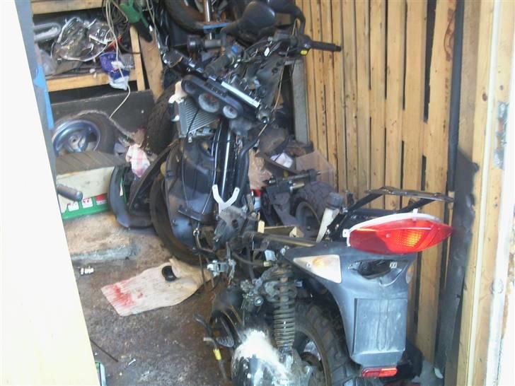 Peugeot Speedfight 2 lc - Så får I den lige bagfra - Lol... xD billede 4