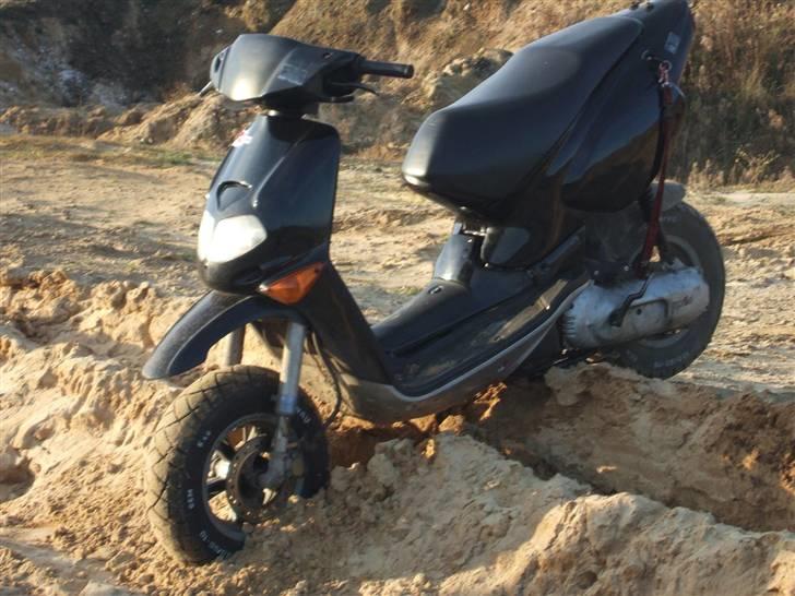 Aprilia rally ac total skadet. billede 4