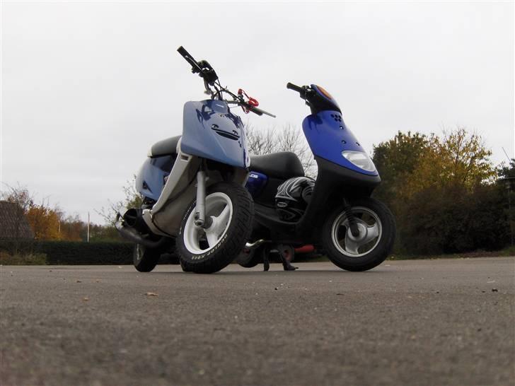 Yamaha Jog Space  - byens hurtigste jogger :) Til venstre ses min bedste vens Jog Evo AC - Casper J herinde :) billede 6