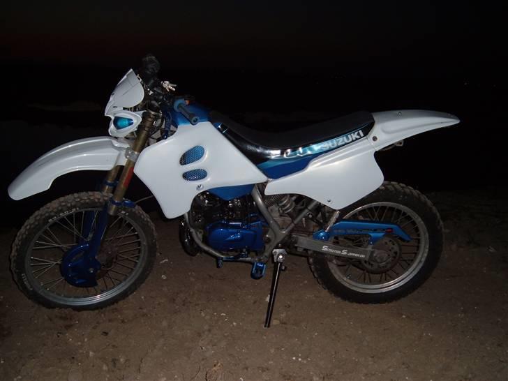 Suzuki RMX billede 4