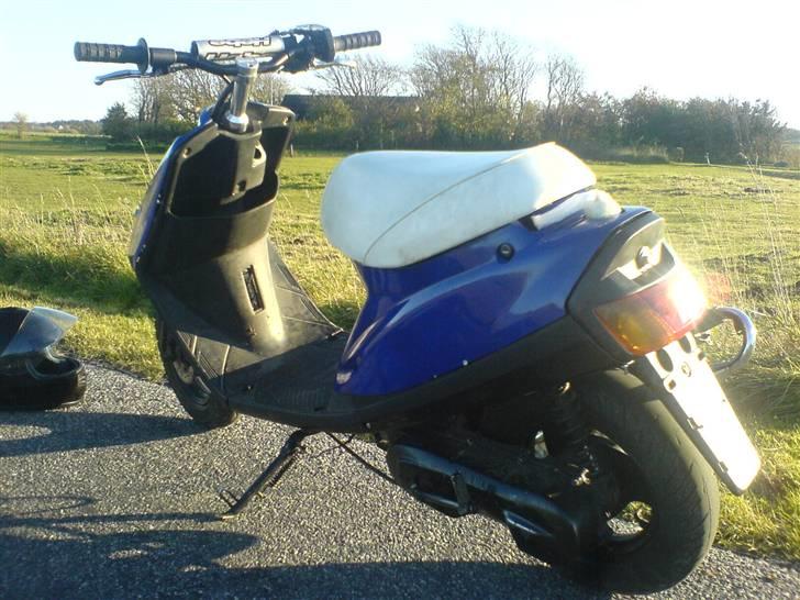 Yamaha jog (solgt) billede 4