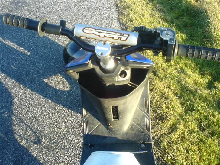 Yamaha jog (solgt) billede 9