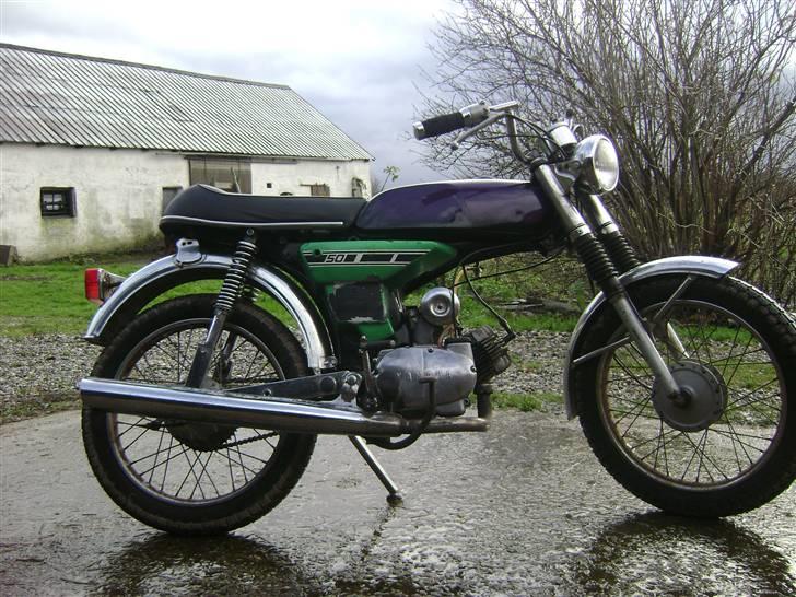 Yamaha FS1 5 gear LC - Solgt - Jae, ku godt trænge til lidt maling på sideskjoldene og forgaffelben, men tank og stel er rigtig flot :) billede 3