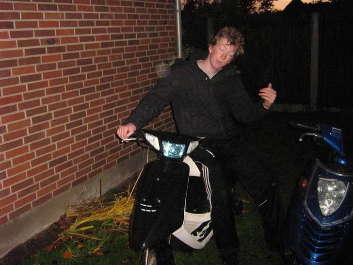 Yamaha Jog Fs - Ja haha Jeg ser blæst ud :D billede 2