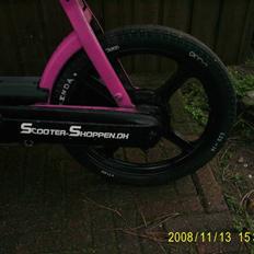 Vespa ciao PINK (SOLGT)