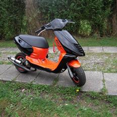 Aprilia sonic: red top  solgt