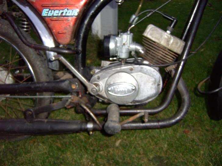 Veteraner Everton TT - Kickstarter, cylinder, karborator,værktøjskasse. billede 6