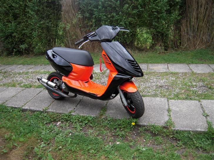Aprilia sonic: red top  solgt billede 1